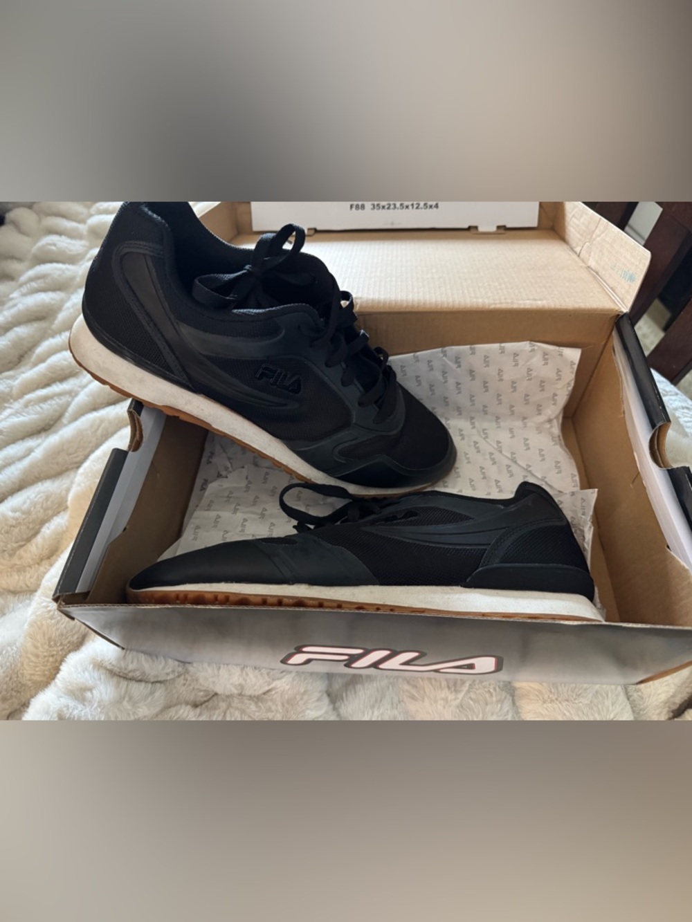 FILA Black Mesh Sneakers Men’s Size 11 Gum Sole Athletic Shoes w Box